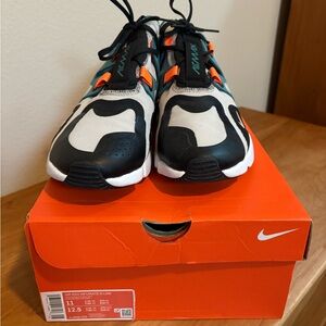 Nike Air Max Sneakers - Black, White, and Teal